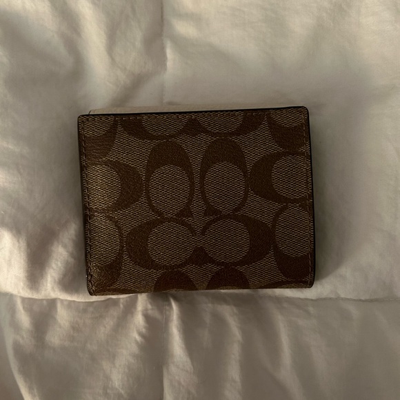 mini coach wallet!! - Picture 5 of 5